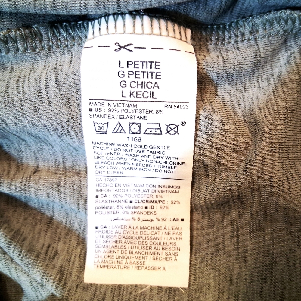 Old Navy Women’s Green Breathe ON Cross-Front Sleeveless Jumpsuit Size L - Picture 6 of 6